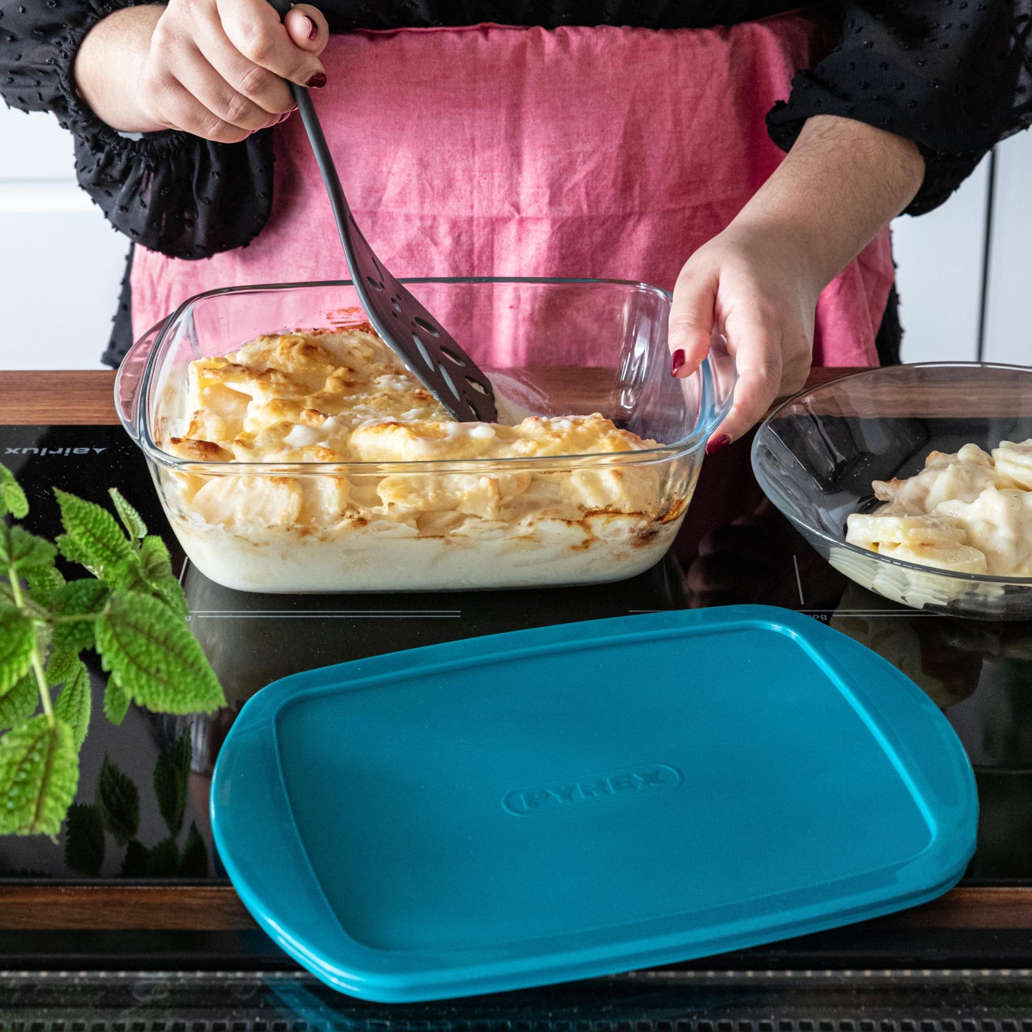 Cook &amp; Store - Plat carré en verre avec couvercle bleu canard - compatible air fryer*